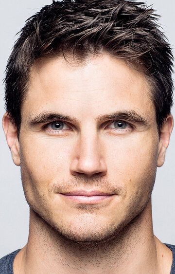 Робби Амелл / Robbie Amell
