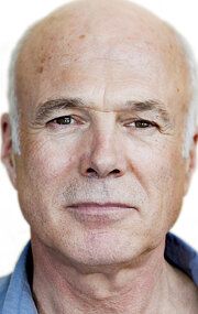 Майкл Хоган / Michael Hogan