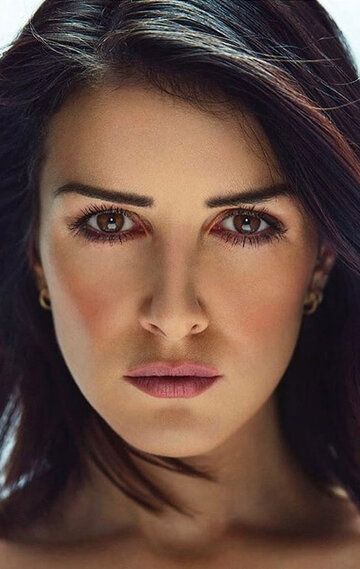 Шинэй Граймс-Бич / Shenae Grimes-Beech
