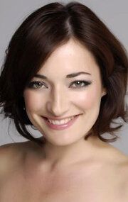 Лора Мишель Келли / Laura Michelle Kelly