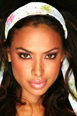 Надя Доун / Nadia Dawn