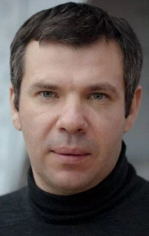 Максим Важов / 