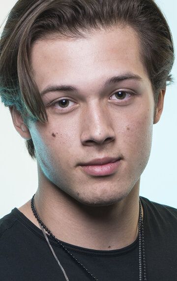 Лео Ховард / Leo Howard