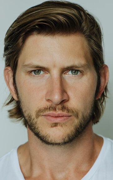 Грейстон Холт / Greyston Holt