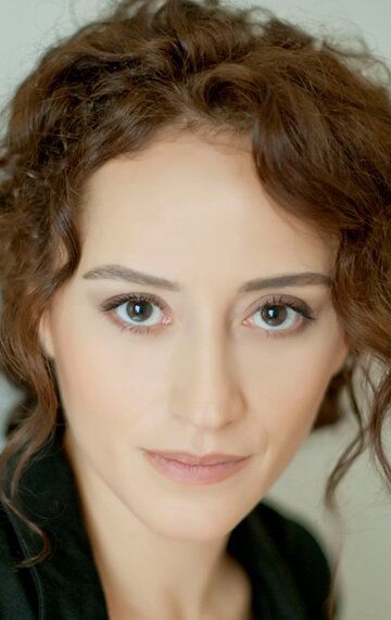 Эсра Кызылдоган / Esra Kizildogan