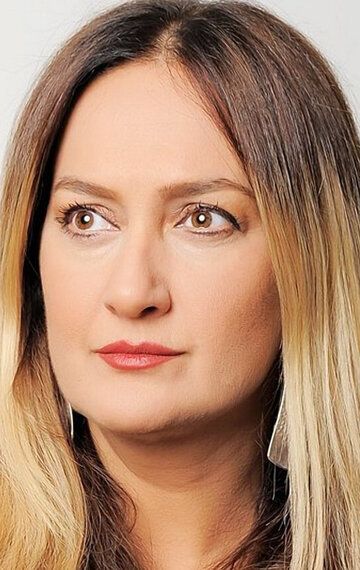 Ешим Гюль Акшар / Yesim Gül Aksar