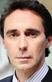 Гай Генри / Guy Henry