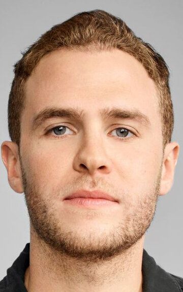 Йен де Кестекер / Iain De Caestecker
