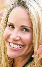 Тоуни Китаен / Tawny Kitaen