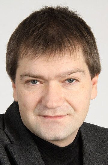 Павел Сухов /