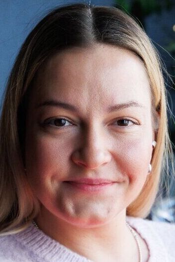 Лина Иванова /