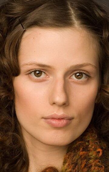 Елена Ташаева /