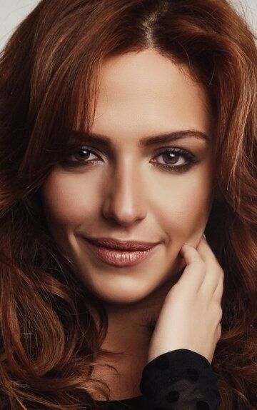 Синем Озтюрк / Sinem Uslu