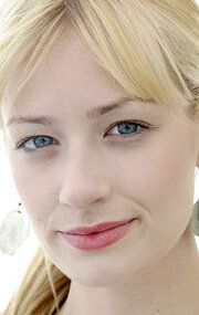 Бет Берс / Beth Behrs