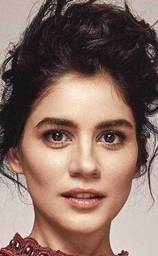Зейнеп Чамджи / Zeynep Çamci