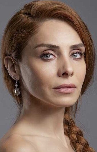 Нур Феттахоглу / Nur Fettahoglu