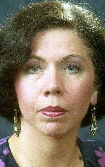 Елена Папанова /