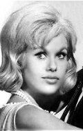 Сюзанна Ли / Suzanna Leigh