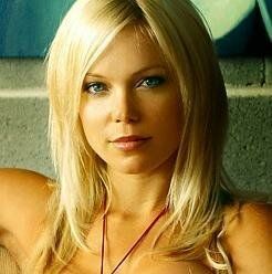 Холли Брисли / Holly Brisley