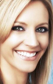 КаДи Стрикленд / KaDee Strickland
