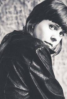 / Alexa-Jeanne Dubé