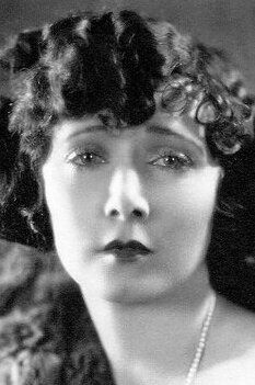 Мэй Буш / Mae Busch