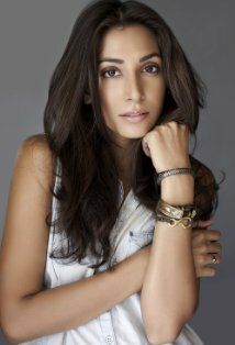 Моника Догра / Monica Dogra