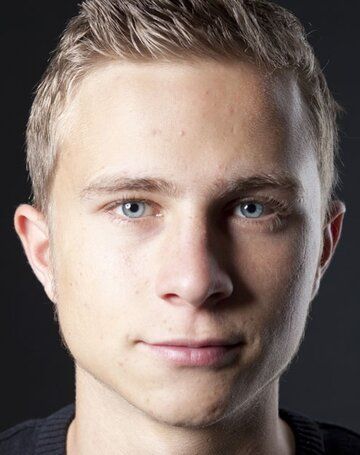 Макс Хубахер / Max Hubacher