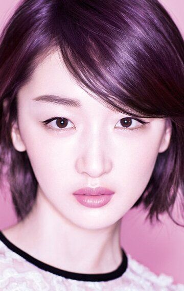 Чжоу Дунъюй / Zhou Dongyu