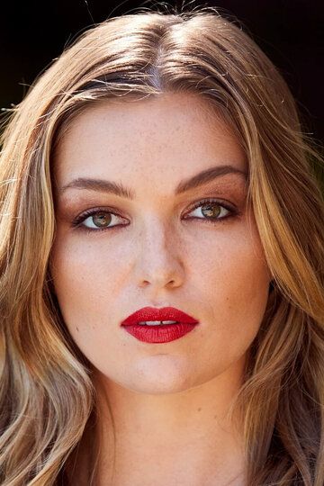 Лили Симмонс / Lili Simmons