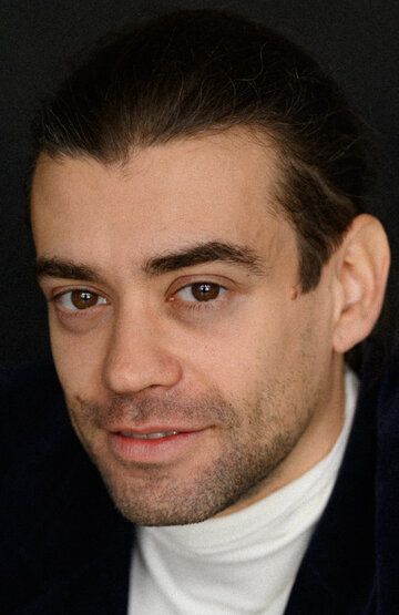 Александр Артамонов / 