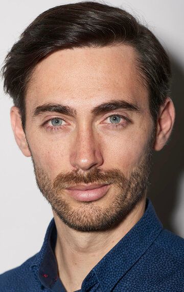 / Jake J. Meniani
