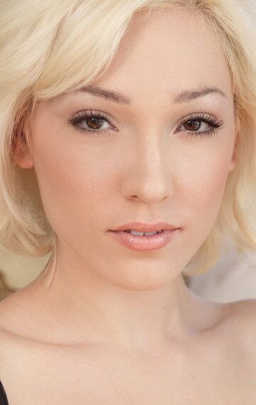 Лили Лабё / Lily LaBeau