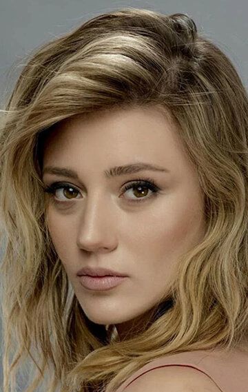 Гизем Караджа / Gizem Karaca