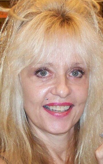 Линни Куигли / Linnea Quigley