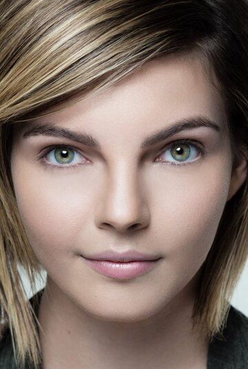 Камрен Бикондова / Camren Bicondova