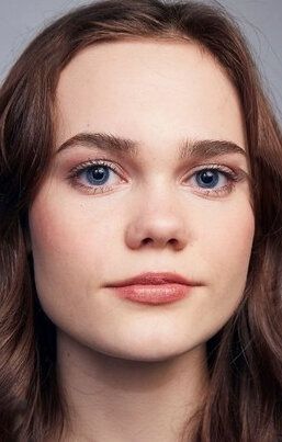 Уна Лоуренс / Oona Laurence