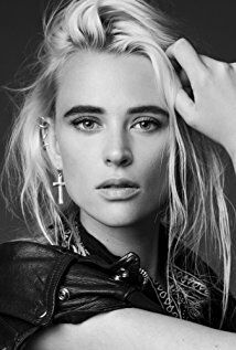  / Milou Van Groesen