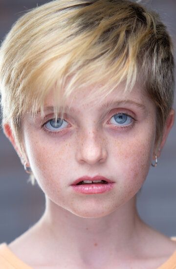 Фаррах Маккензи / Farrah Mackenzie