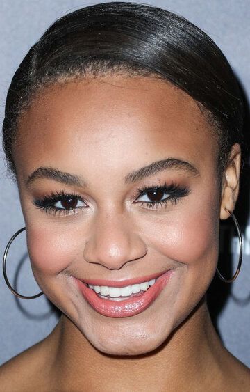 Ниа Фрейзер / Nia Sioux