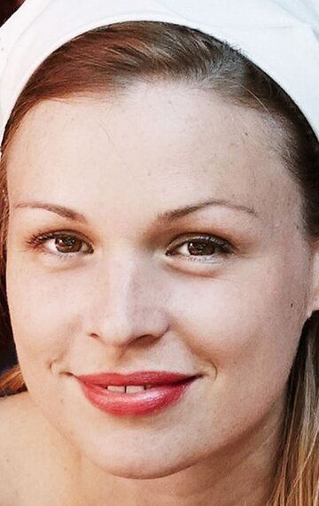  / Nora Decker