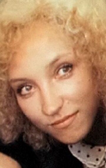 Лариса Шинова / 