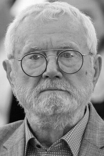 Юрий Смирнов /