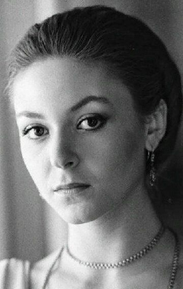 Елена Бондарчук /