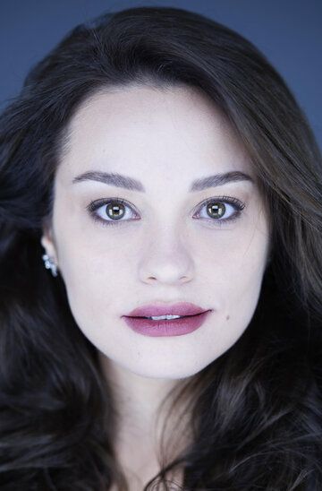 Озге Сезиндже / Özge Varley