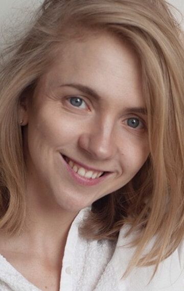 Алина Ходжеванова / 