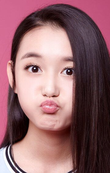Цзян Ии / Jiang Yiyi