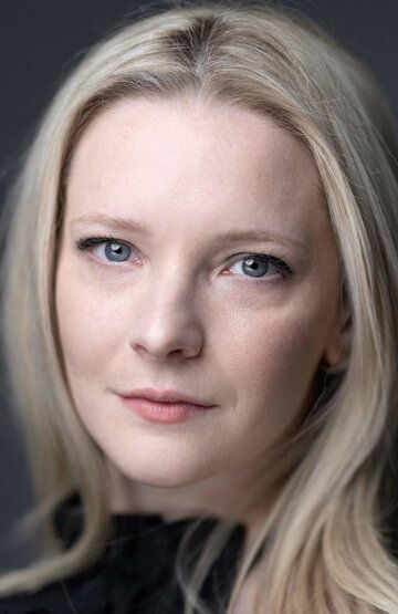Морвет Кларк / Morfydd Clark