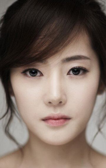 Юн А-джон / Yoon Ah-jeong