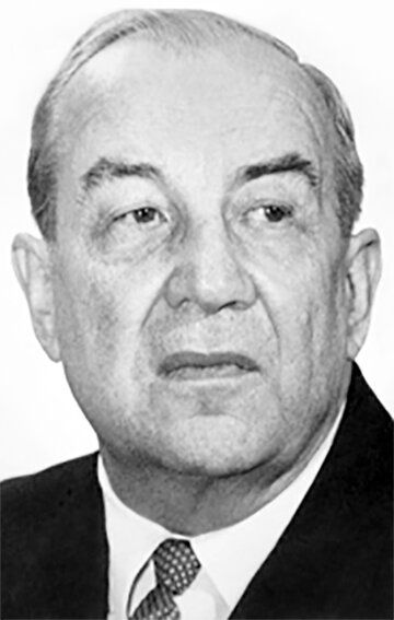 Евгений Агуров /